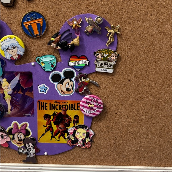 My Disney and Non Disney  Pin Collection 🐞 - Picture 8 of 9
